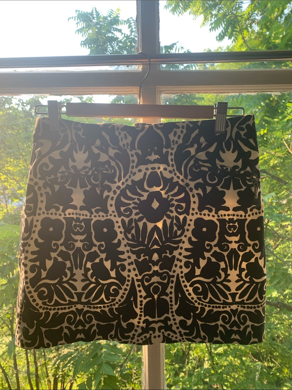 H&M Black & White Graphic Pattern Skirt Size 8